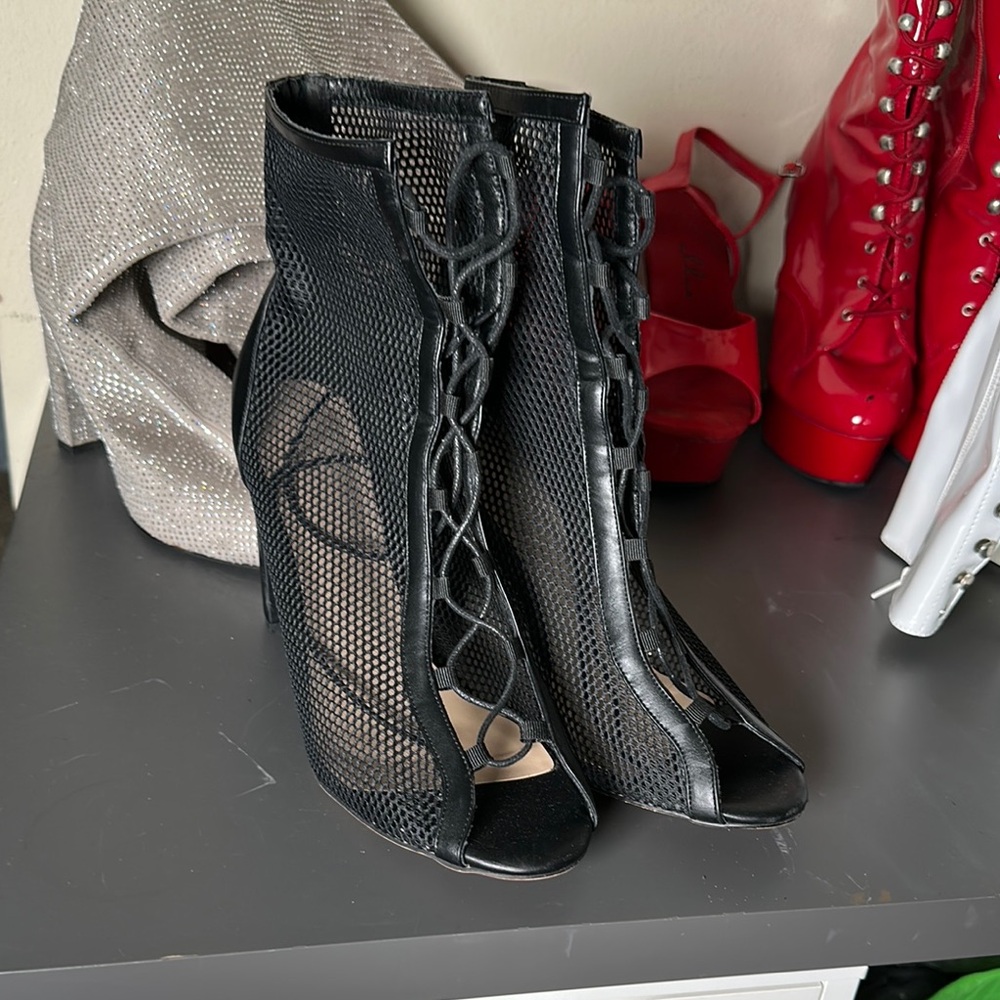 Black Mesh Chunky Heel Lace-Up Women's boots — Women’s size 14/15 US